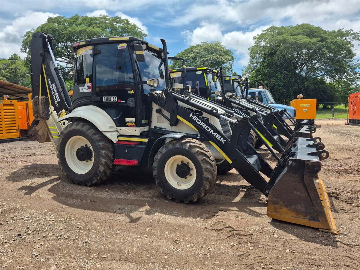 Retrocargador Hidromek HMK 102B EXT, modelo 2017, 11.100 horas, en Barrancabermeja, Santander — en venta en Las Palmas Maquinaria
