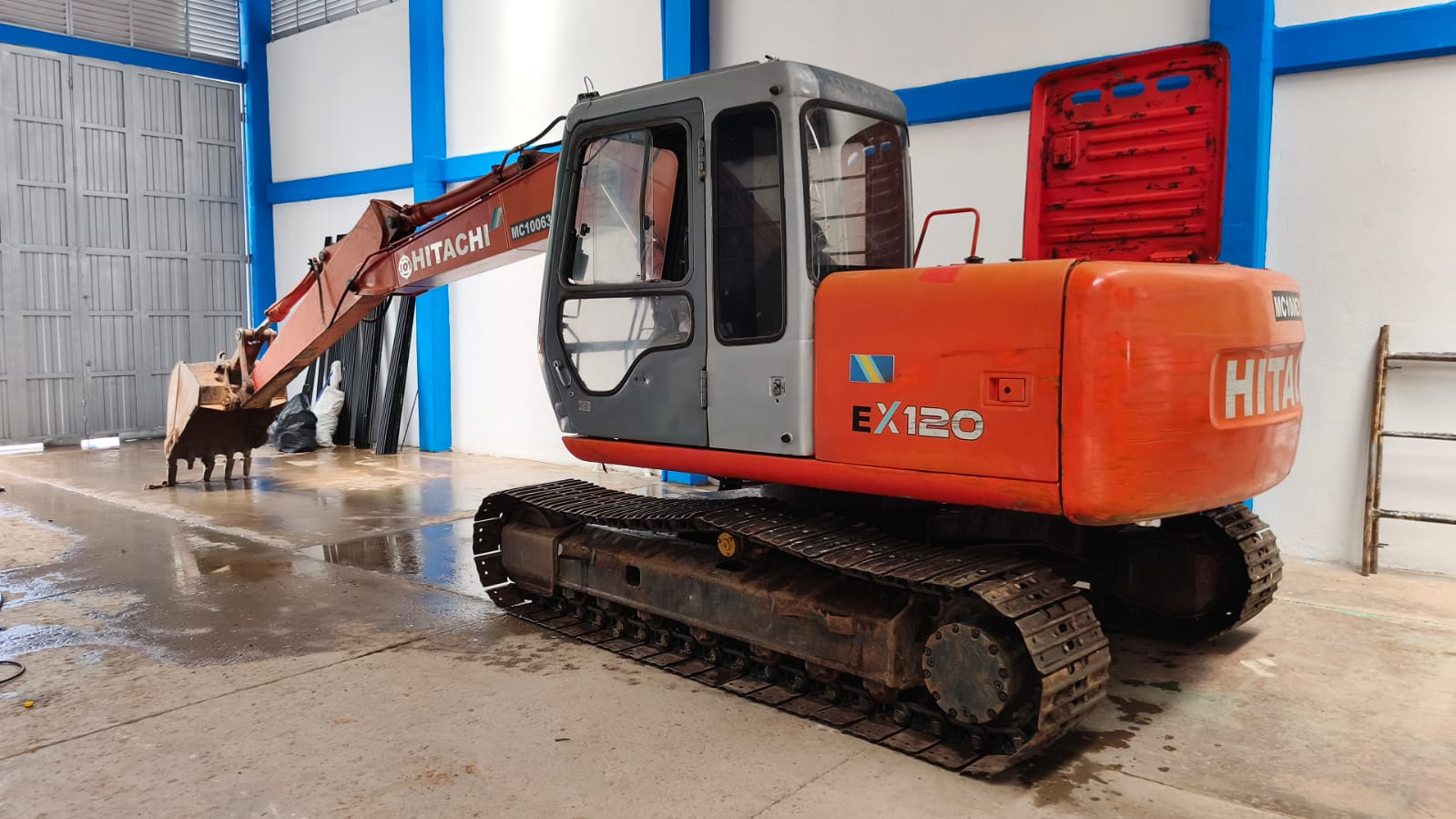 Excavadora Hitachi EX120 en Armenia