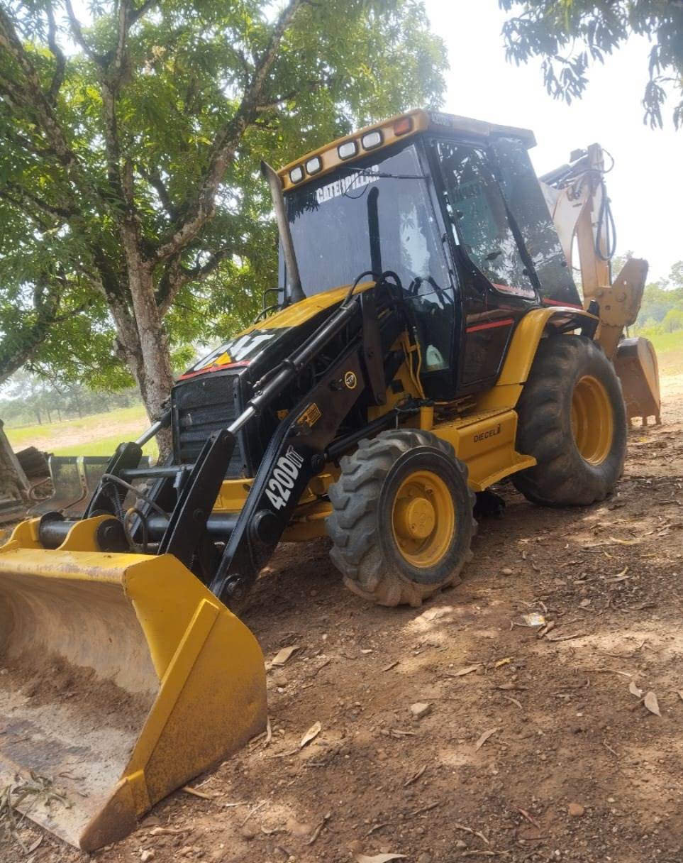 Retroexcavadora Caterpillar 420D IT, modelo 2005, 9.953 horas, en El Bagre, Antioquia — en venta en Las Palmas Maquinaria