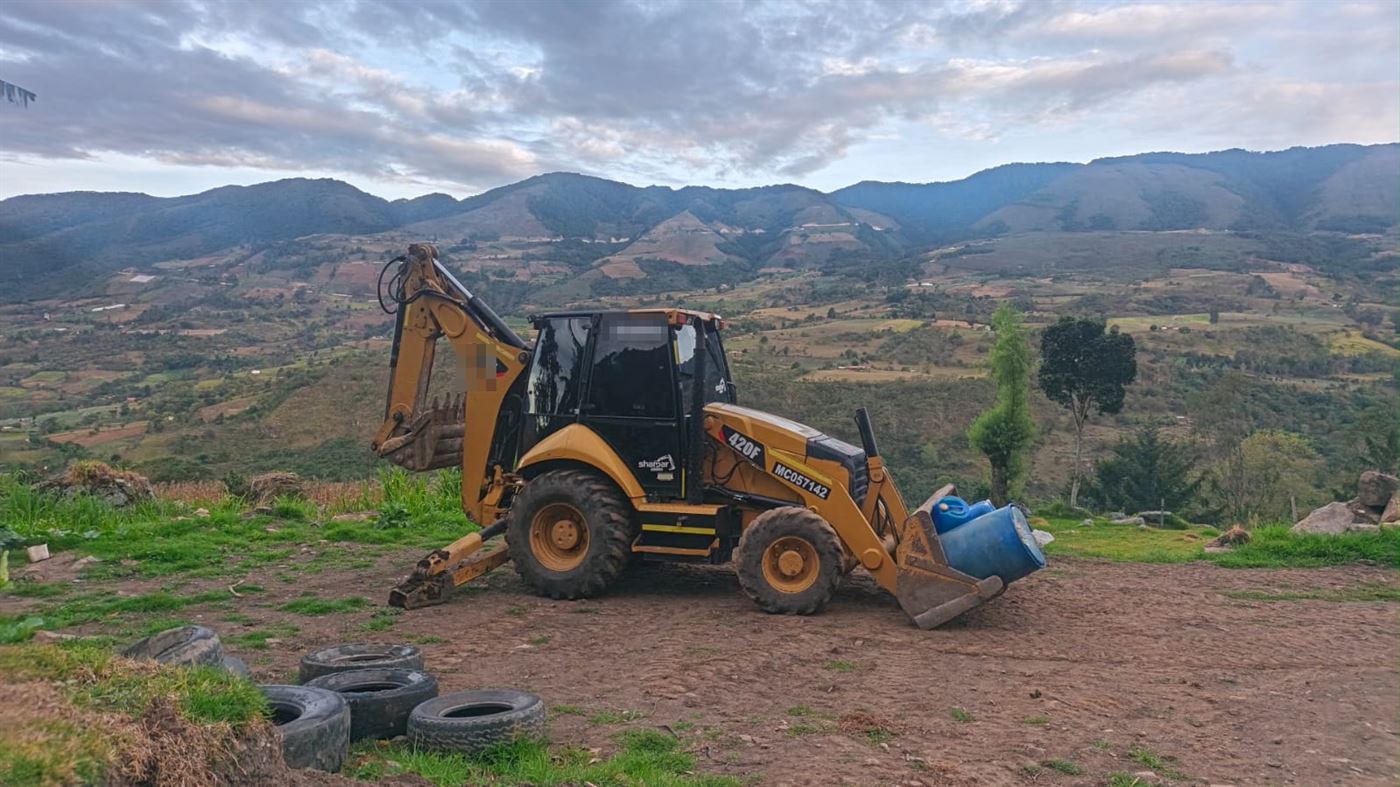 Retroexcavadora Caterpillar 420F, modelo 2014, 9.000 horas, en Málaga, Santander — en venta en Las Palmas Maquinaria