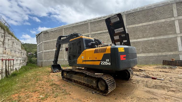 Excavadora Hyundai HX220HD, modelo 2024, 2.000 horas, en Medellín, Antioquia — en venta en Las Palmas Maquinaria