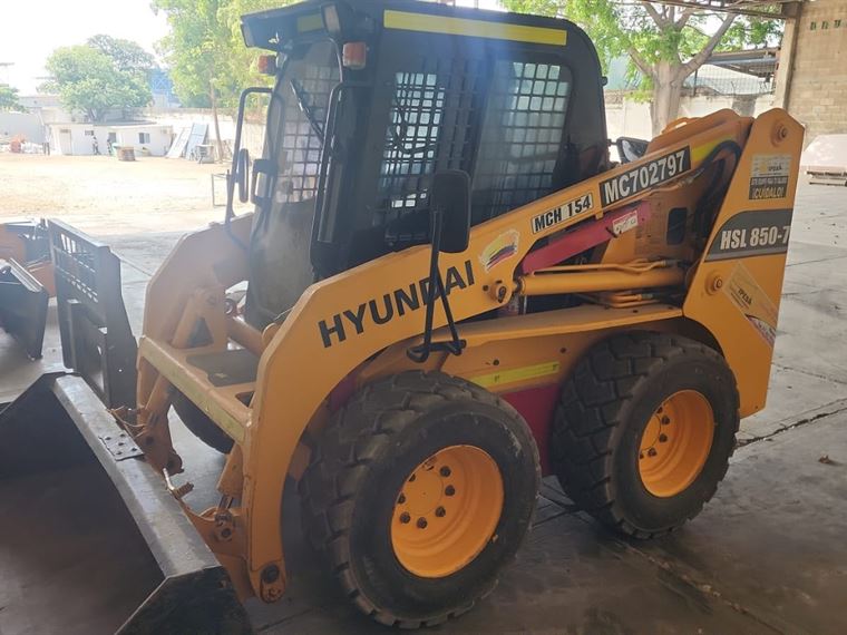 Minicargador Hyundai HSL850-7A, modelo 2024, 2.275 horas, en Barrancabermeja, Santander — en venta en Las Palmas Maquinaria