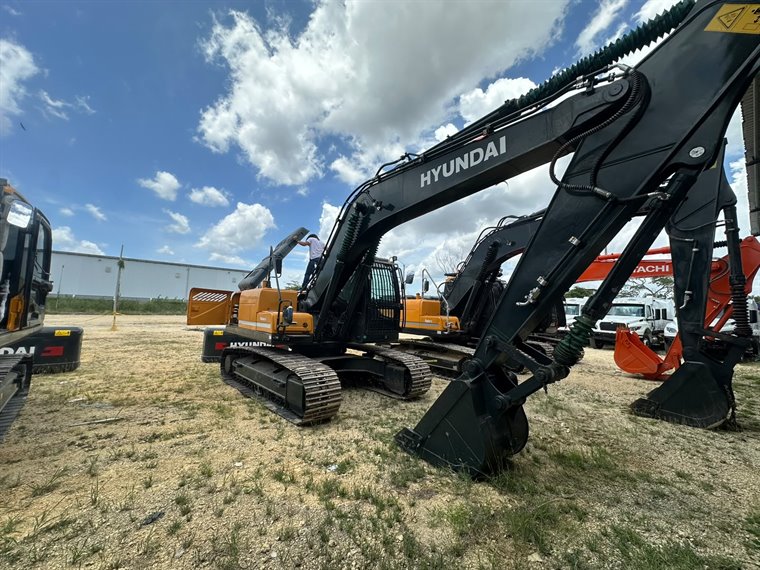 Excavadora Hyundai R220-9S, modelo 2023, 5.800 horas, en Buenaventura, Valle del Cauca — en venta en Las Palmas Maquinaria